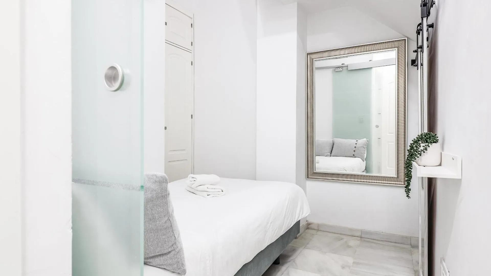 Bonito Duplex Con Terraza Calle Feria Seville